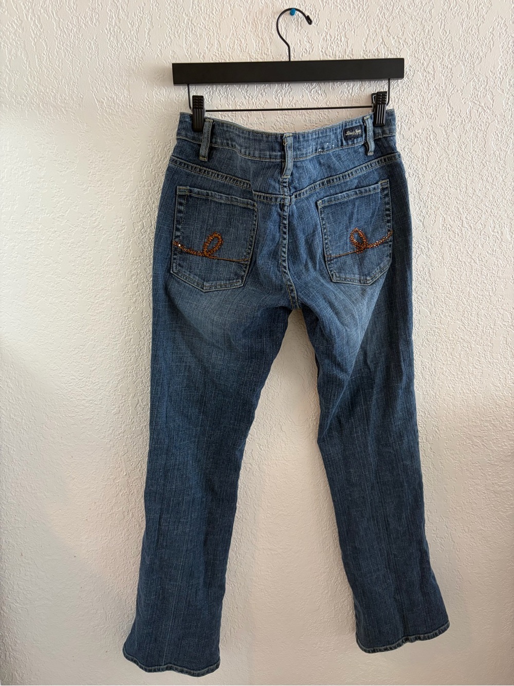 Vintage Women's Blue Boyfriend Jeans with Rhinestone Back Pockets